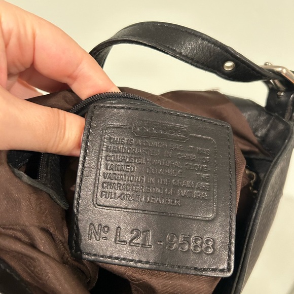 Vintage All leather Coach Crossbody / Shoulder / Flap Bag - Picture 6 of 7